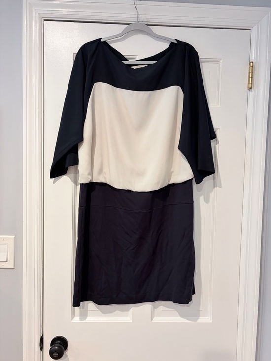 LOFT Dresses & Skirts - LOFT Colorblock Blouson Dress | Navy & Cream | Size 18